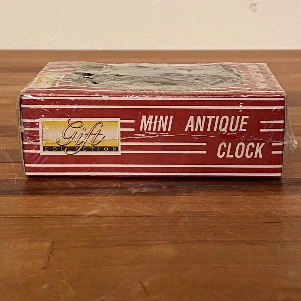 Mini Quartz Analog Clock
